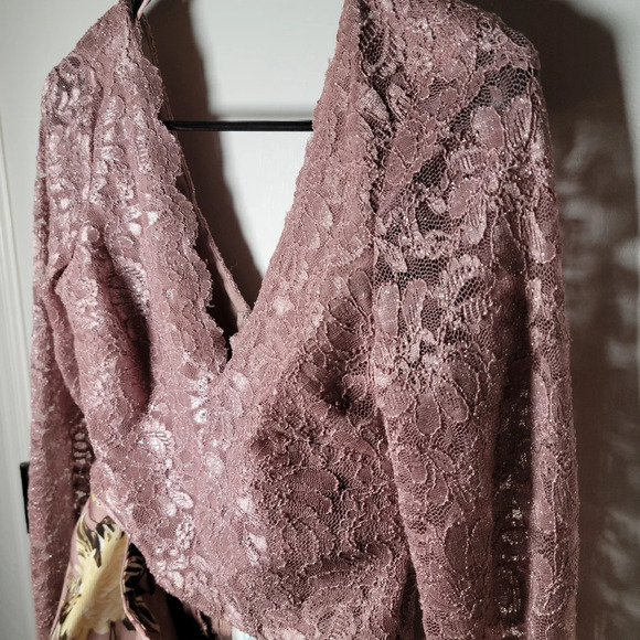 Camille La Vie 2-Piece Floral and Lace Elegant Shimmer Dress | Size 7 - Picture 7 of 13